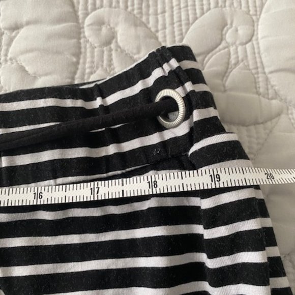 Pennington's Pocket Knee Length Skirt - Picture 4 of 5